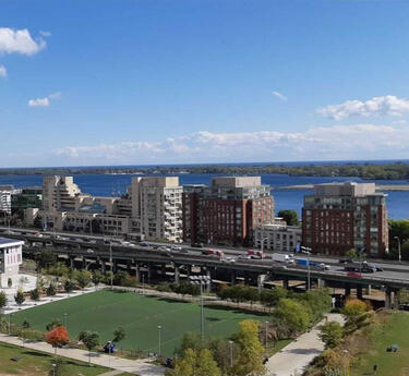 Yonge Line 2 Bed+ w/ Parking